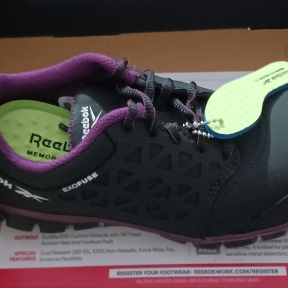 Reebok steal toe slip resistant  shoes - Picture 2 of 8